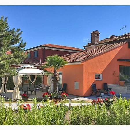 Apartments Gvarda Умаг Экстерьер фото