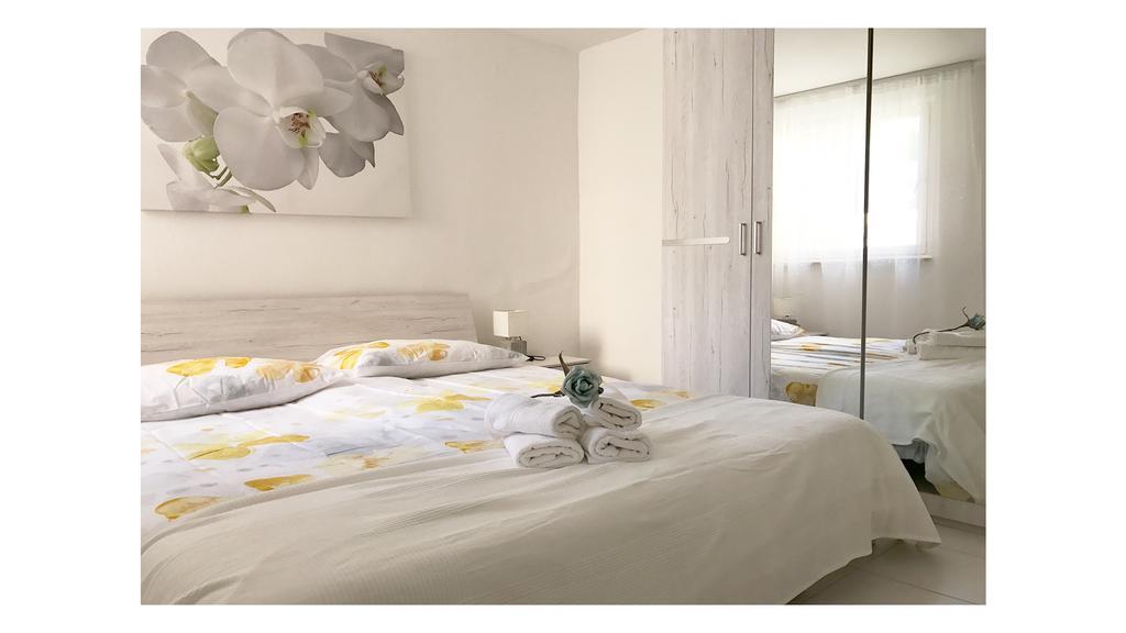Apartments Gvarda Умаг Экстерьер фото