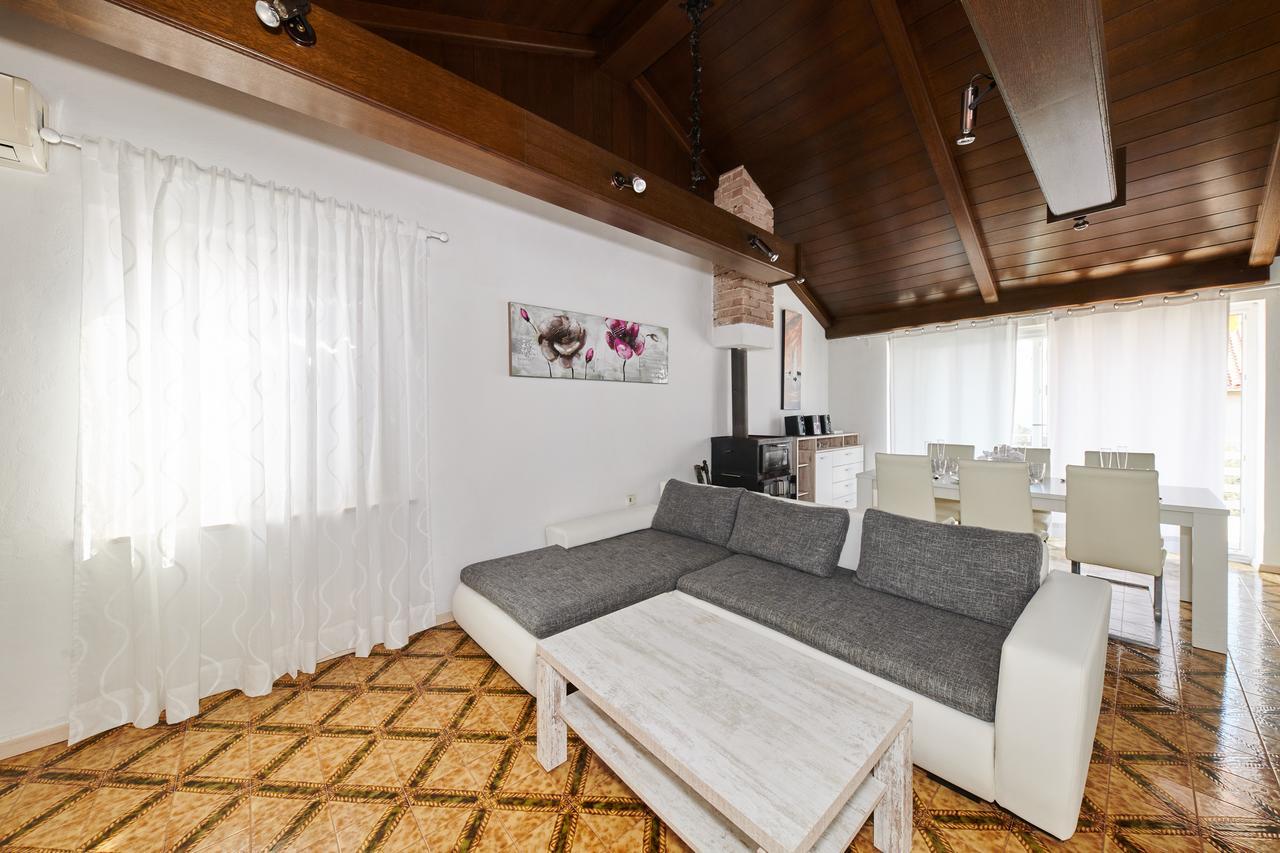 Apartments Gvarda Умаг Экстерьер фото