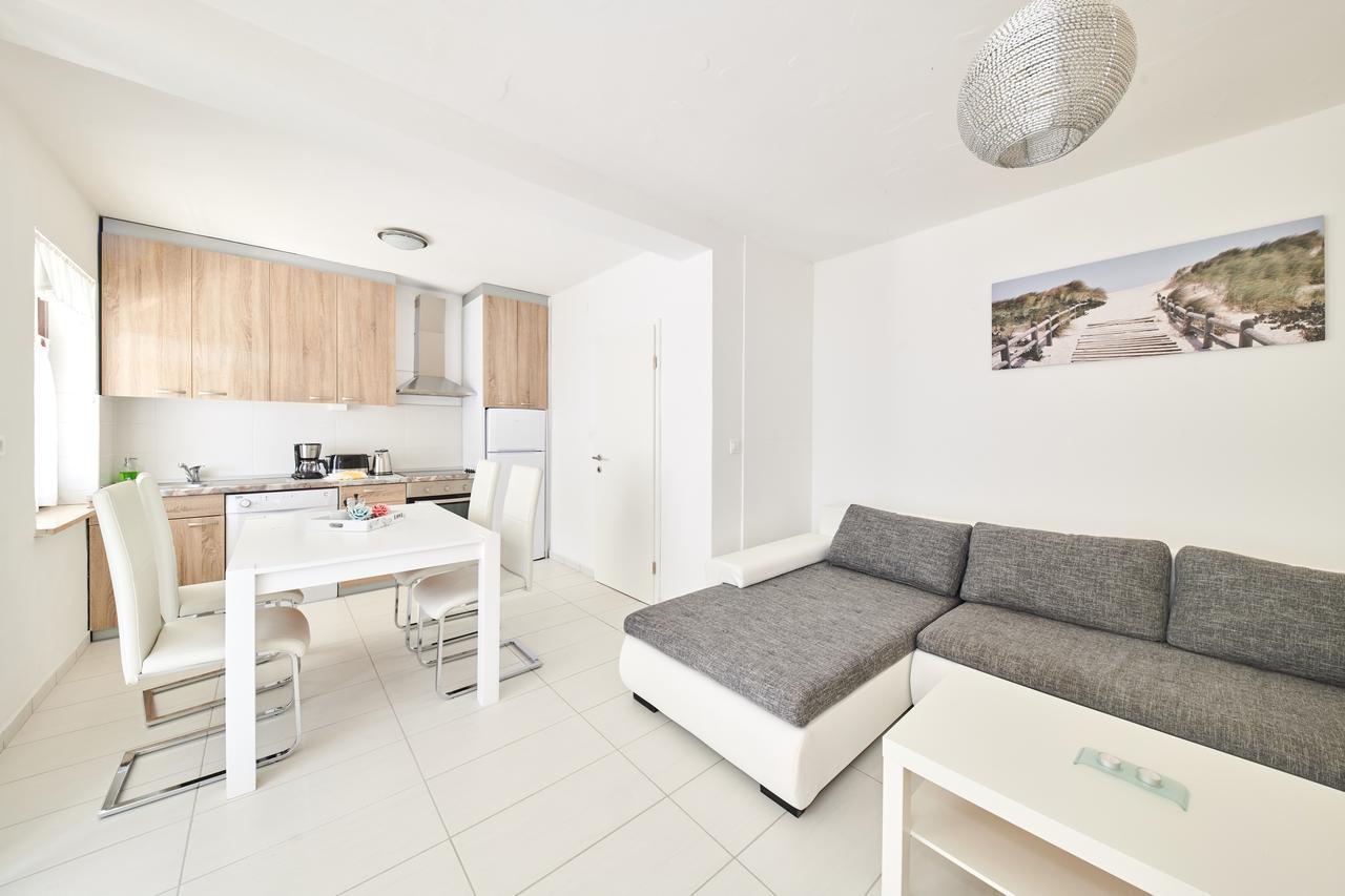 Apartments Gvarda Умаг Экстерьер фото