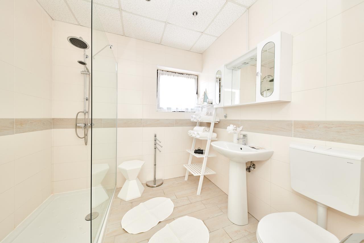 Apartments Gvarda Умаг Экстерьер фото